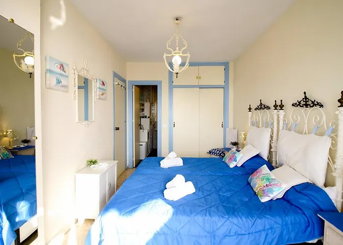 Suitur Frente A La Playa *