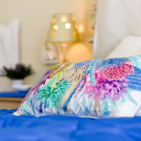 Suitur Frente A La Playa